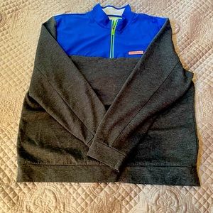 Mens Vinyard Vines XL half zip.